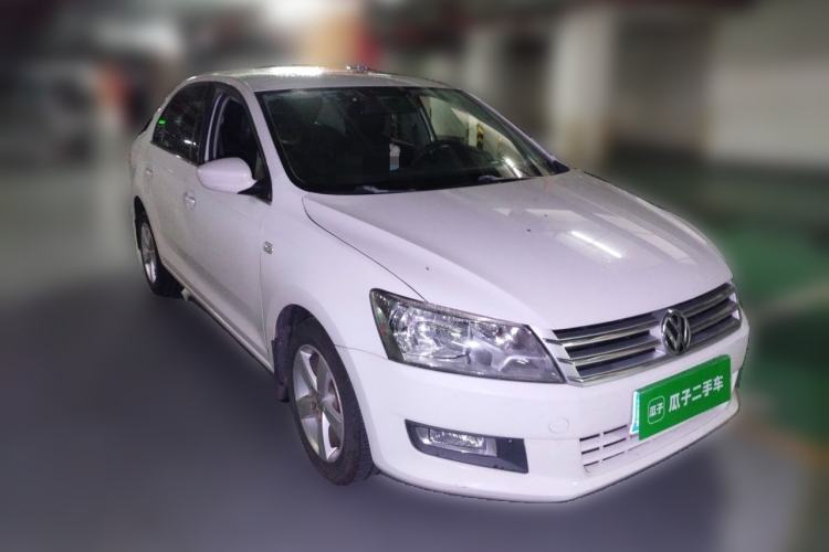 Used Volkswagen Santana 2015 1.6L Automatic Comfort Edition Front Right 45 Deg