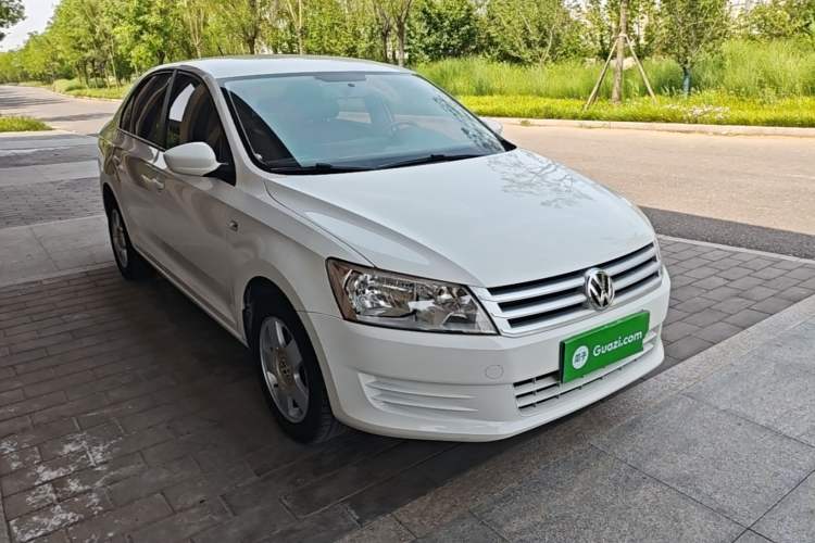 Used Volkswagen Santana 2015 1.6L Manual Fashion Edition Front Right 45 Deg