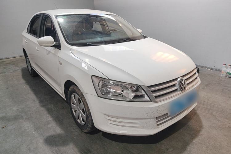 Used Volkswagen Santana 2015 1.6L Automatic Fashion Edition Front Right 45 Deg