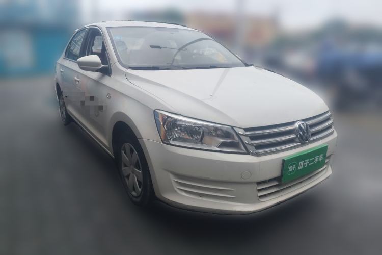 Used Volkswagen Santana 2015 1.6L Manual Fashion Edition Front Right 45 Deg