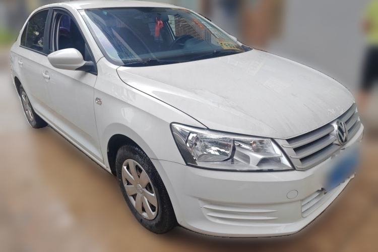 Used Volkswagen Santana 2015 1.6L Manual Fashion Edition Front Right 45 Deg