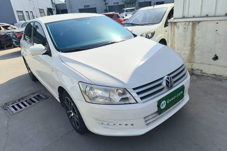 Used Volkswagen Santana 2015 1.4L Manual Fashion Edition Front Right 45 Deg