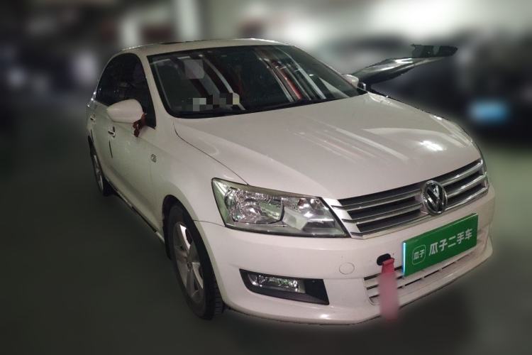 Used Volkswagen Santana 2015 1.6L Automatic Comfort Edition Front Right 45 Deg