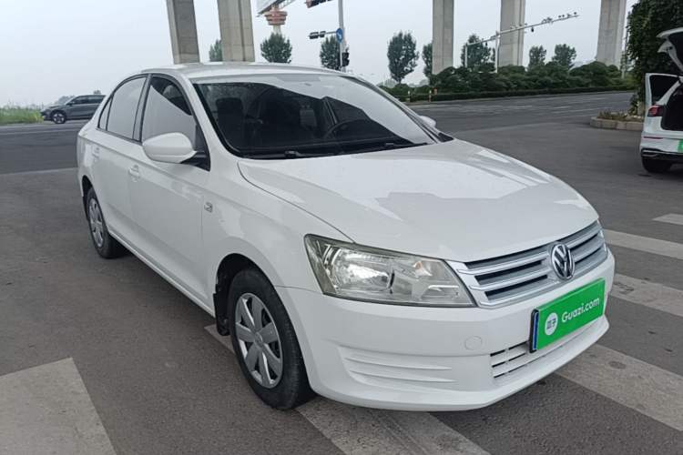Used Volkswagen Santana 2015 1.4L Manual Fashion Edition Front Right 45 Deg