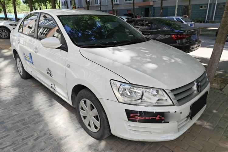 Used Volkswagen Santana 2015 1.4L Manual Fashion Edition Front Right 45 Deg