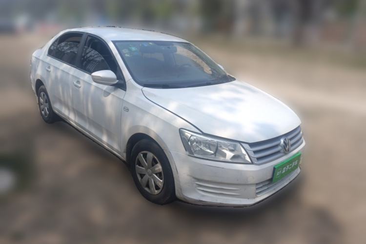 Used Volkswagen Santana 2015 1.6L Manual Fashion Edition Front Right 45 Deg