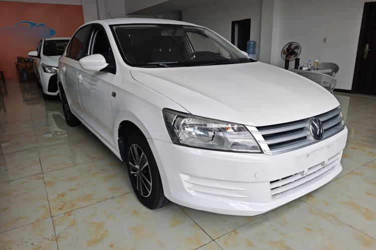 Used Volkswagen Santana 2015 1.6L Manual Fashion Edition Front Right 45 Deg