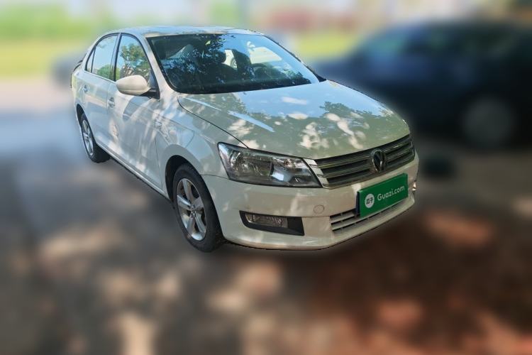 Used Volkswagen Santana 2015 1.6L Manual Comfort Edition Front Right 45 Deg
