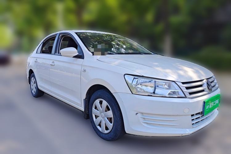 Used Volkswagen Santana 2015 1.6L Automatic Fashion Edition Front Right 45 Deg