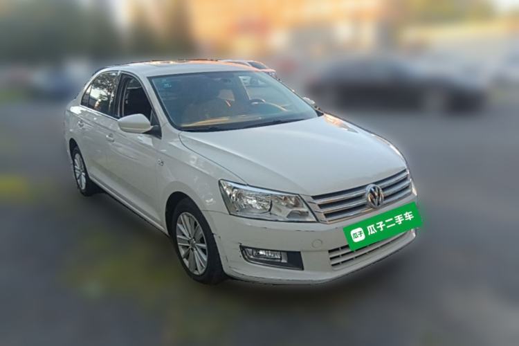 Used Volkswagen Santana 2015 1.6L Automatic Luxury Edition Front Right 45 Deg
