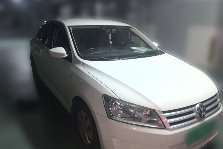 Used Volkswagen Santana 2015 1.6L Manual Fashion Edition Front Right 45 Deg