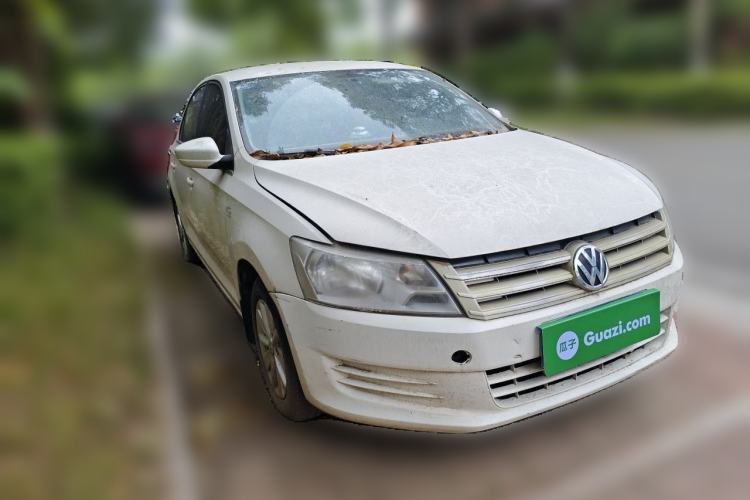 Used Volkswagen Santana 2015 1.6L Manual Fashion Edition Front Right 45 Deg