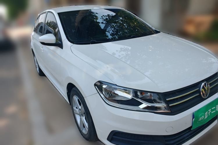 Used Volkswagen Santana 2015 HaoNa 1.6L Manual Fashion Edition Front Right 45 Deg