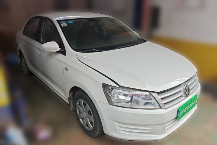 Used Volkswagen Santana 2015 1.6L Manual Fashion Edition Front Right 45 Deg