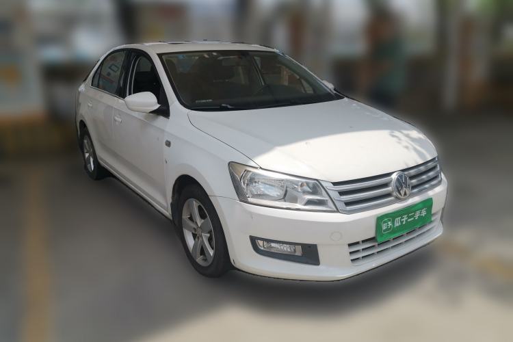 Used Volkswagen Santana 2015 1.6L Automatic Comfort Edition Front Right 45 Deg