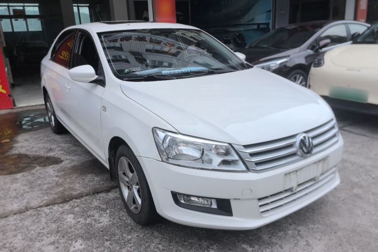 Used Volkswagen Santana 2015 1.6L Manual Comfort Edition Front Right 45 Deg