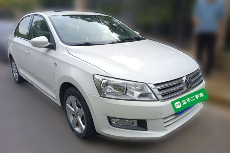 Used Volkswagen Santana 2015 1.6L Manual Comfort Edition Front Right 45 Deg