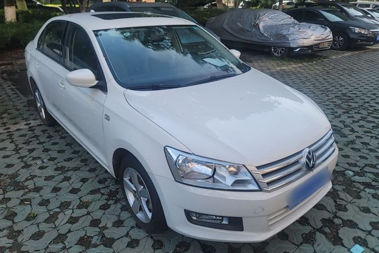 Used Volkswagen Santana 2015 1.6L Manual Comfort Edition Front Right 45 Deg