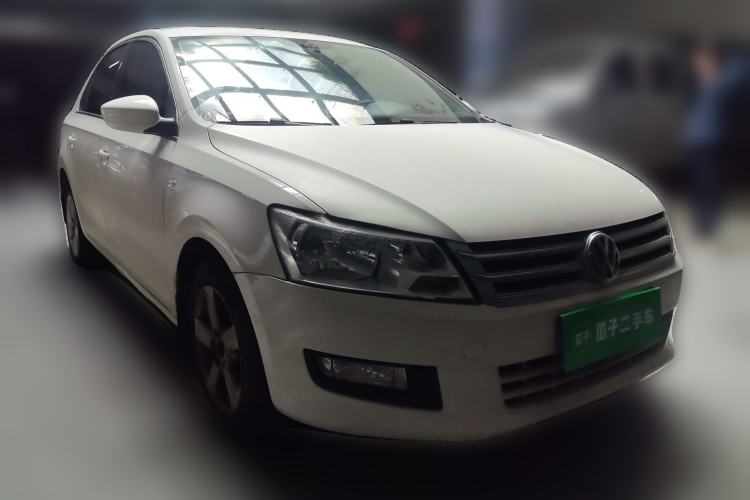 Used Volkswagen Santana 2015 1.6L Manual Comfort Edition Front Right 45 Deg