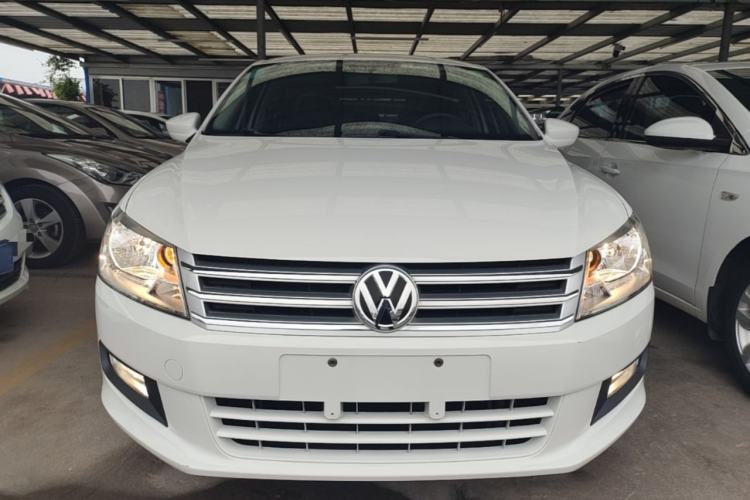 Used Volkswagen Santana 2015 1.6L Manual Comfort Edition Front