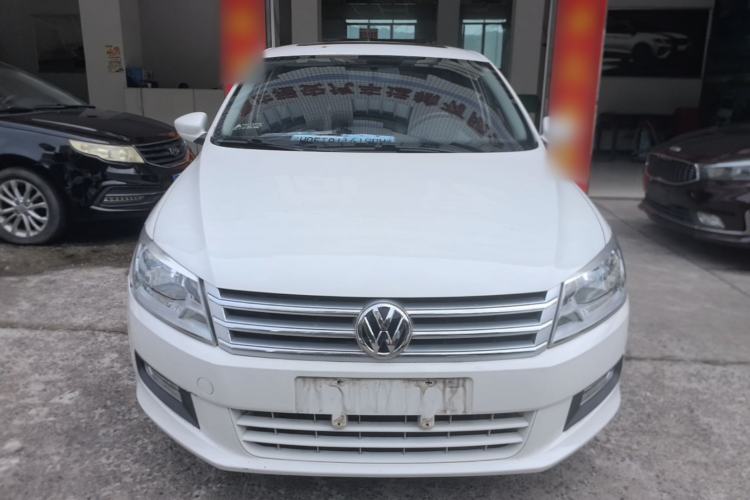 Used Volkswagen Santana 2015 1.6L Manual Comfort Edition Front