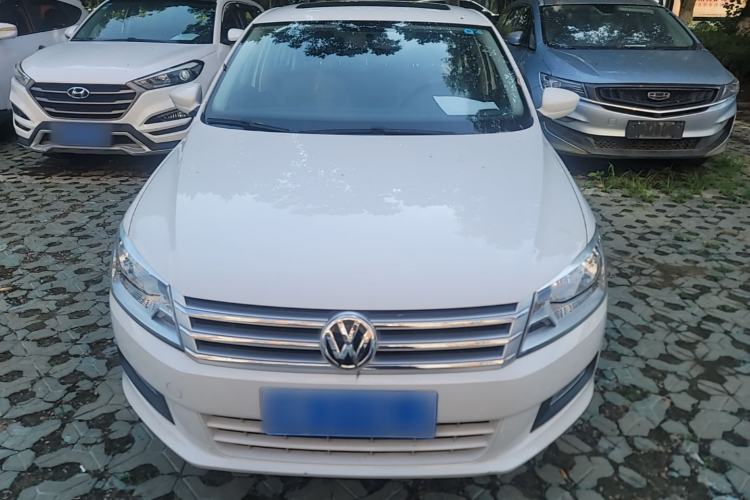Used Volkswagen Santana 2015 1.6L Manual Comfort Edition Front