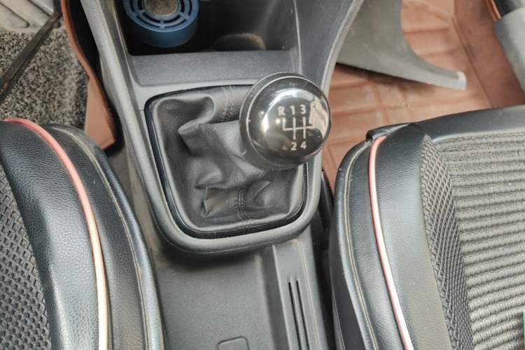 Used Volkswagen Santana 2015 1.4L Manual Fashion Edition Gear Lever