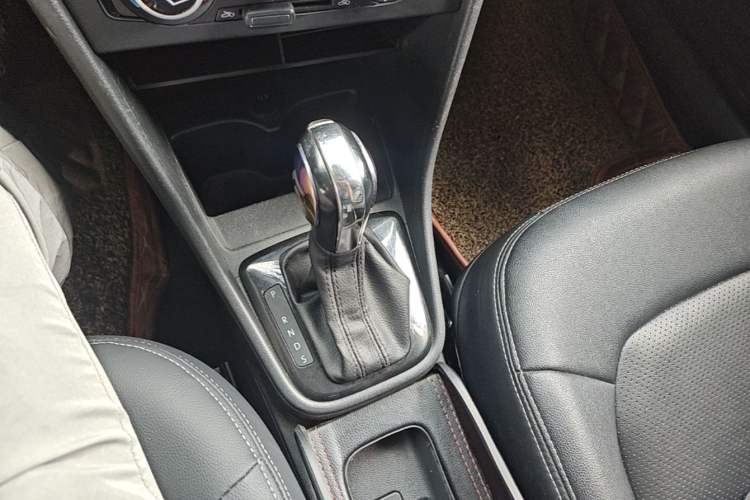 Used Volkswagen Santana 2015 Haval H6 1.6L Automatic Luxury Model Gear Lever