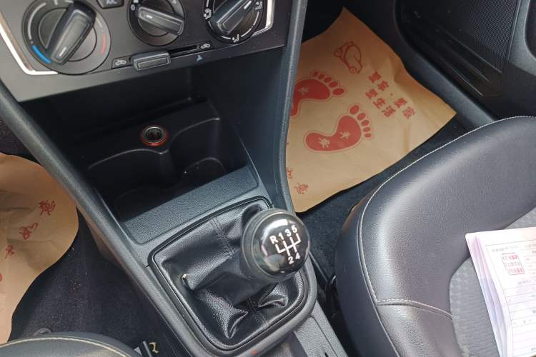 Used Volkswagen Santana 2015 Haval H9 1.6L Manual Comfort Edition Gear Lever