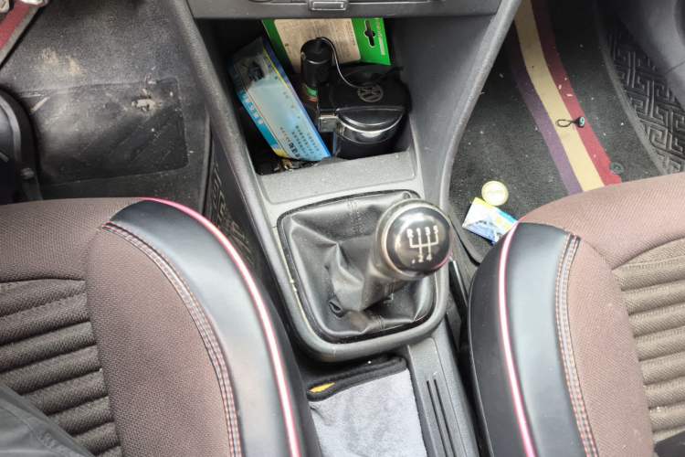 Used Volkswagen Santana 2015 Haval H9 1.6L Manual Comfort Edition Gear Lever