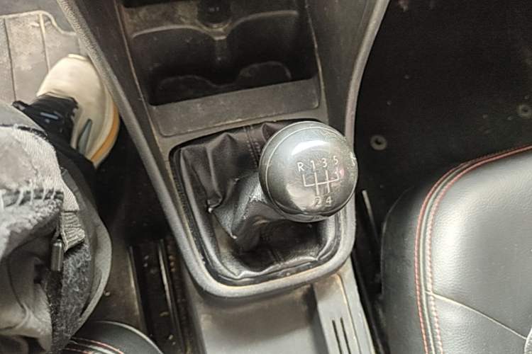 Used Volkswagen Santana 2015 1.4L Manual Fashion Edition Gear Lever