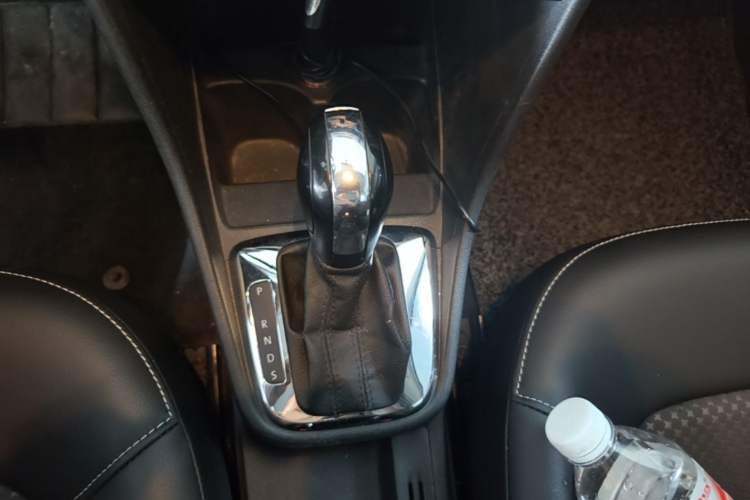 Used Volkswagen Santana 2015 Haval H6 1.6L Automatic Comfort Model Gear Lever
