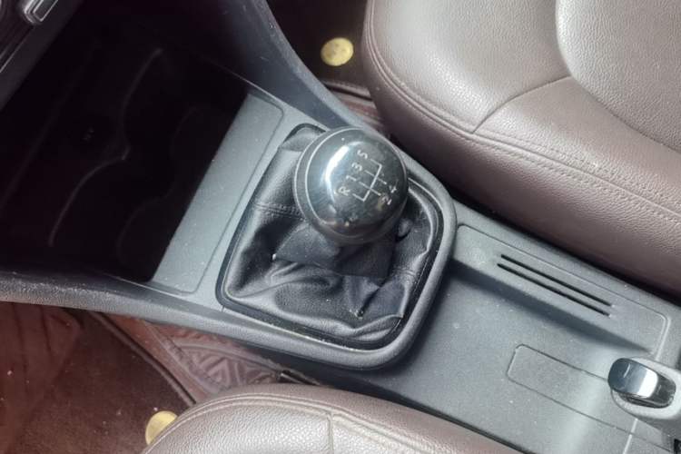 Used Volkswagen Santana 2015 1.6L Manual Fashion Edition Gear Lever