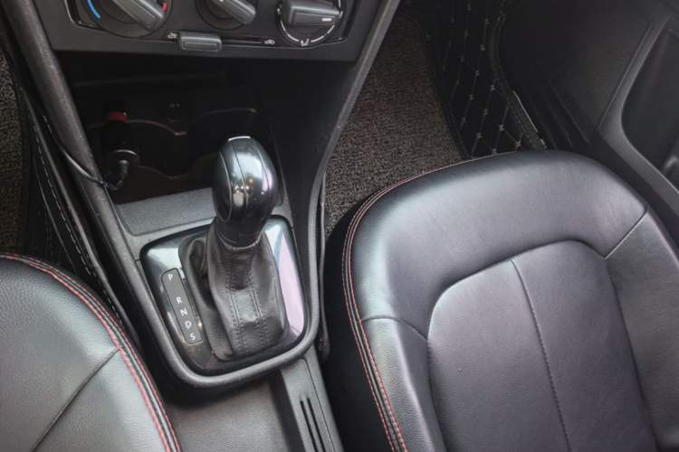 Used Volkswagen Santana 2015 Haval H6 1.6L Automatic Luxury Model Gear Lever
