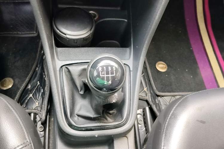 Used Volkswagen Santana 2015 1.6L Manual Comfort Edition Gear Lever