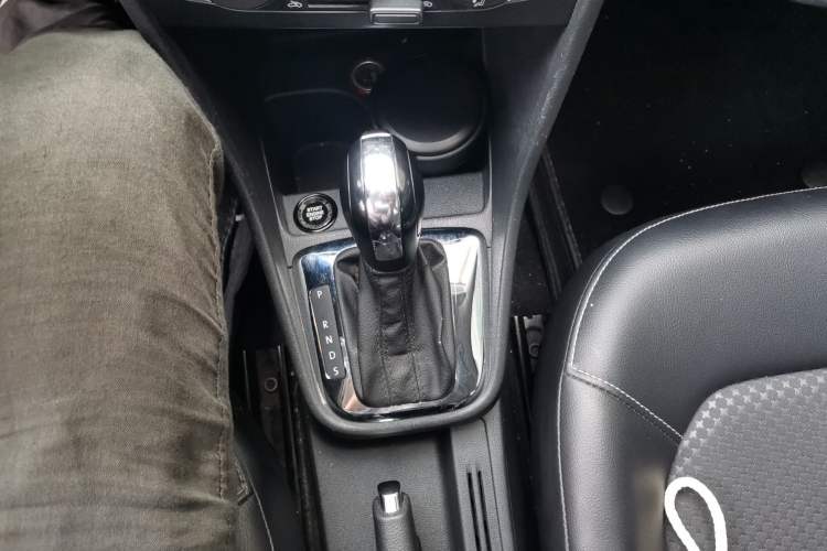 Used Volkswagen Santana 2015 Haval H9 1.6L Automatic Luxury Model Gear Lever