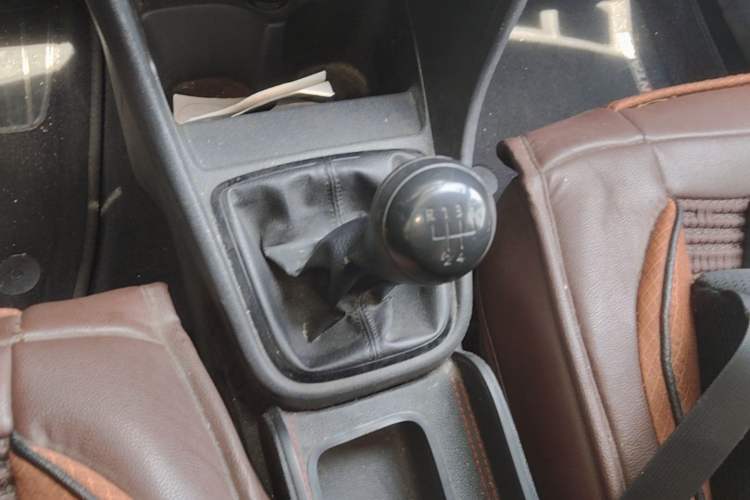 Used Volkswagen Santana 2015 1.6L Manual Fashion Edition Gear Lever