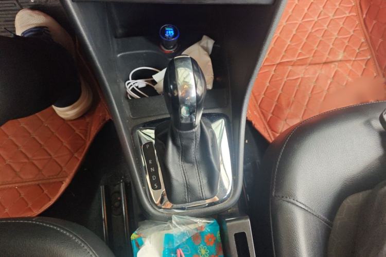 Used Volkswagen Santana 2015 1.6L Automatic Comfort Edition Gear Lever