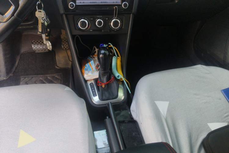 Used Volkswagen Santana 2015 Haval H6 1.6L Automatic Luxury Model Gear Lever