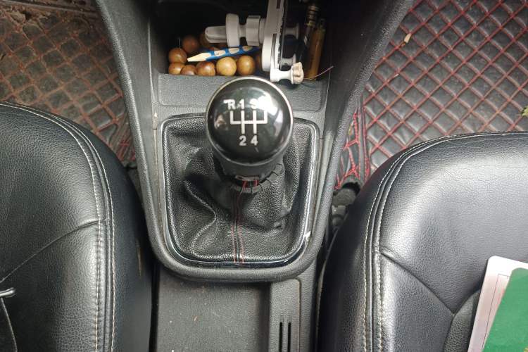 Used Volkswagen Santana 2015 1.6L Manual Fashion Edition Gear Lever