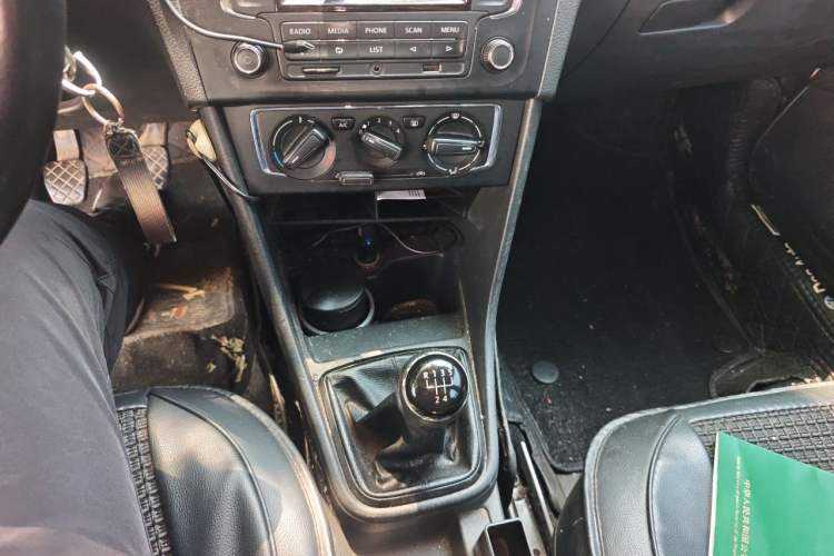 Used Volkswagen Santana 2015 1.6L Manual Comfort Edition Gear Lever
