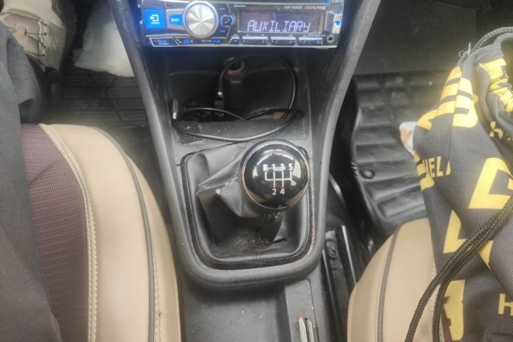 Used Volkswagen Santana 2015 1.6L Manual Comfort Edition Gear Lever