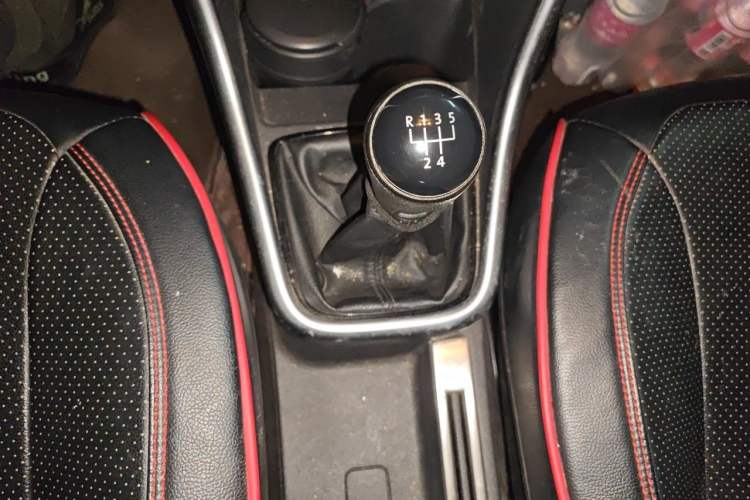 Used Volkswagen Santana 2015 1.6L Manual Comfort Edition Gear Lever