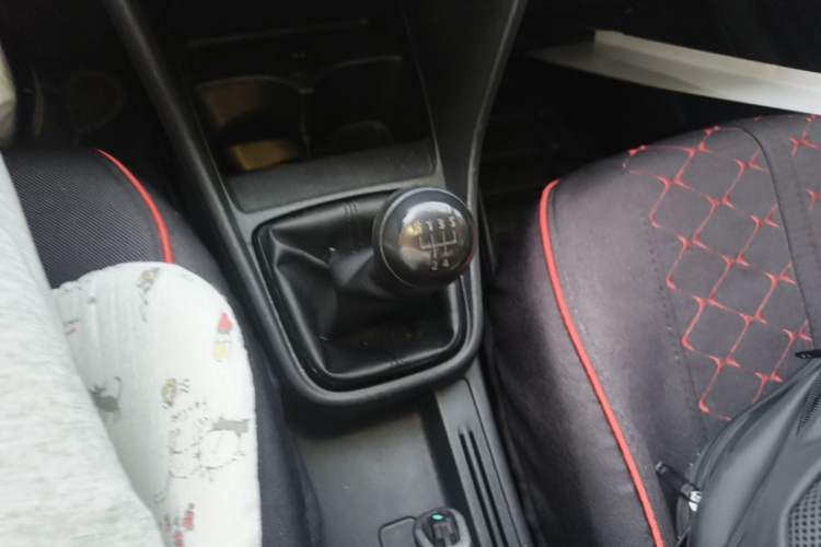Used Volkswagen Santana 2015 HaoNa 1.6L Manual Fashion Edition Gear Lever
