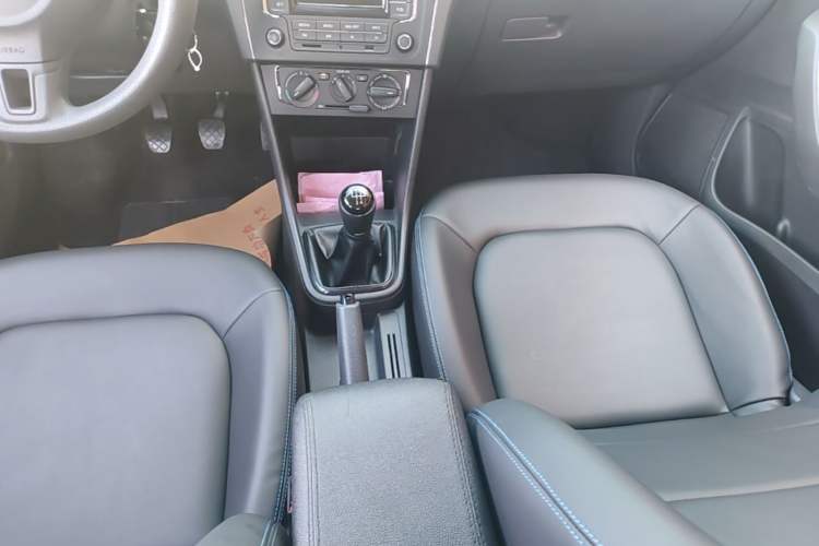 Used Volkswagen Santana 2015 1.6L Manual Fashion Edition Gear Lever