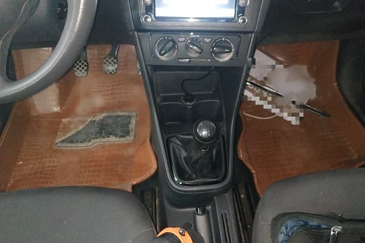 Used Volkswagen Santana 2015 1.4L Manual Fashion Edition Gear Lever