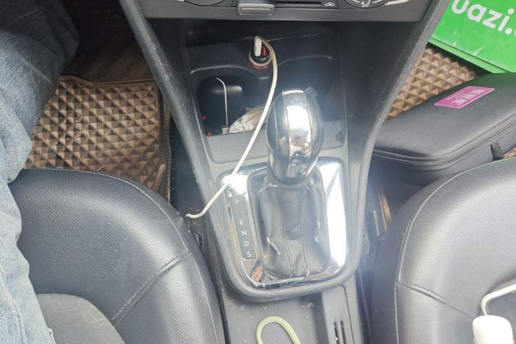 Used Volkswagen Santana 2015 1.6L Automatic Comfort Edition Gear Lever