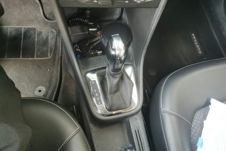 Used Volkswagen Santana 2015 Haval H6 1.6L Automatic Comfort Model Gear Lever