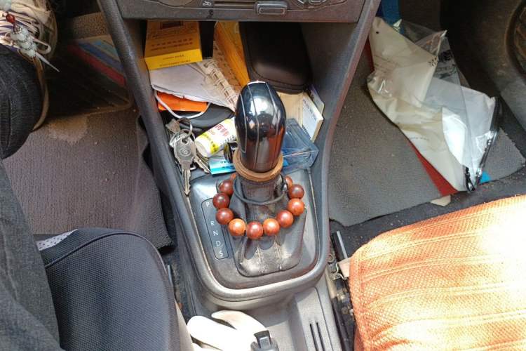 Used Volkswagen Santana 2015 1.6L Automatic Fashion Edition Gear Lever