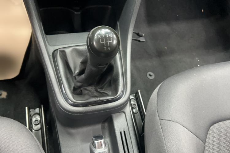 Used Volkswagen Santana 2015 1.4L Manual Fashion Edition Gear Lever